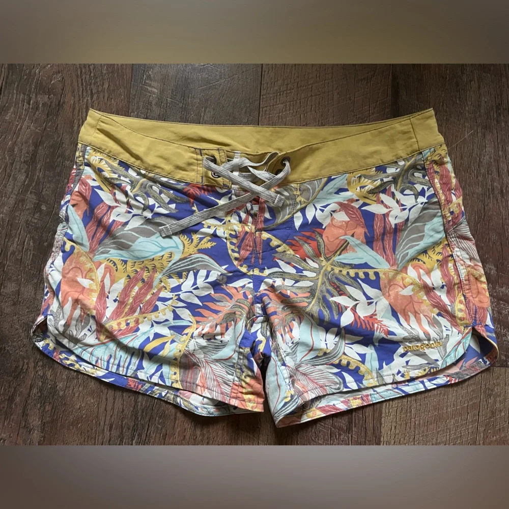 Tropical Print Women's Board Shorts - Picture 5 of 13